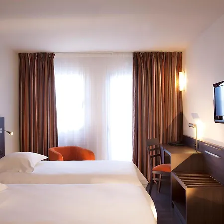 호텔 Escale Oceania La Baule 3*