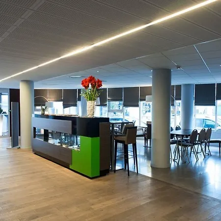 大洋洲艾斯卡勒波尔尼切保勒酒店 酒店